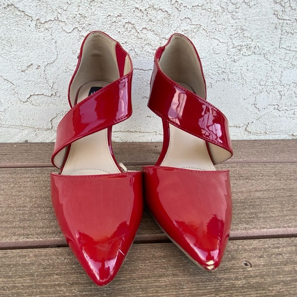 Red Heels - Picture 4 of 4